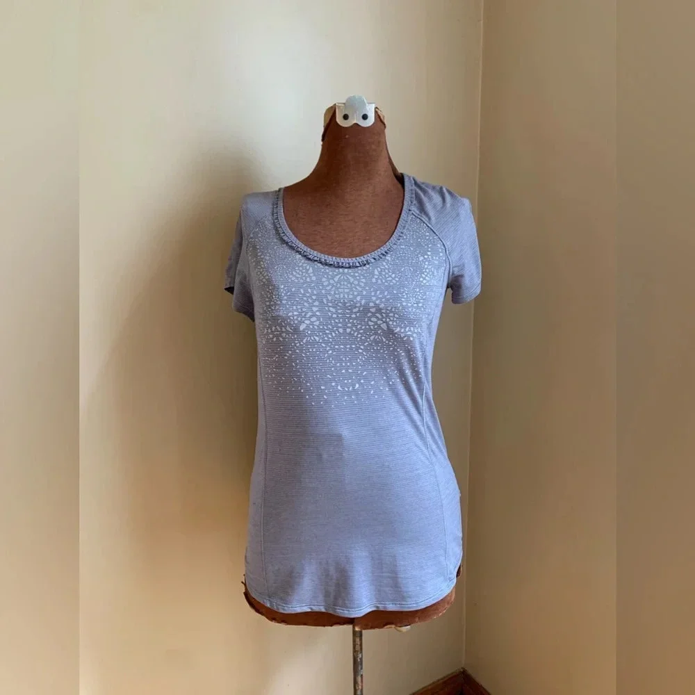Lululemon top